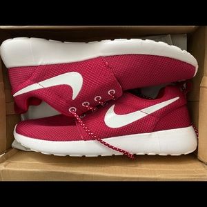Women’s red Nike